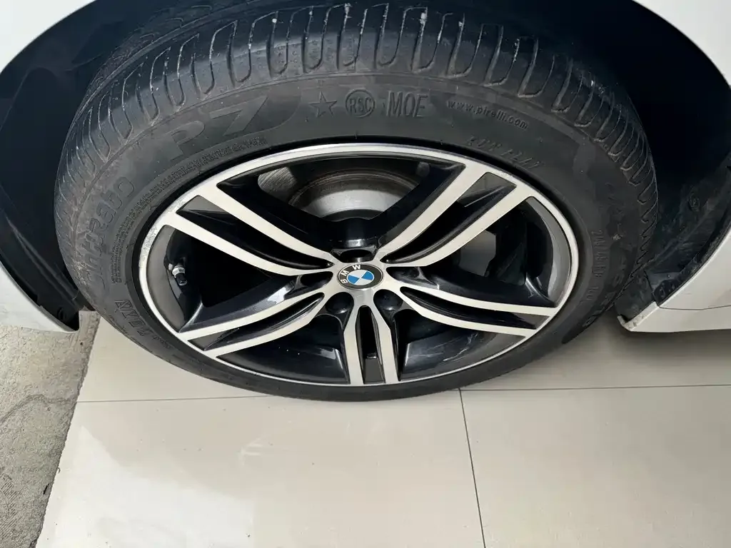 BMW 5 Series — фото 10