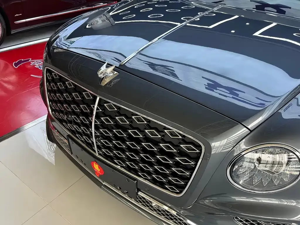 Bentley Flying Spur — фото 10