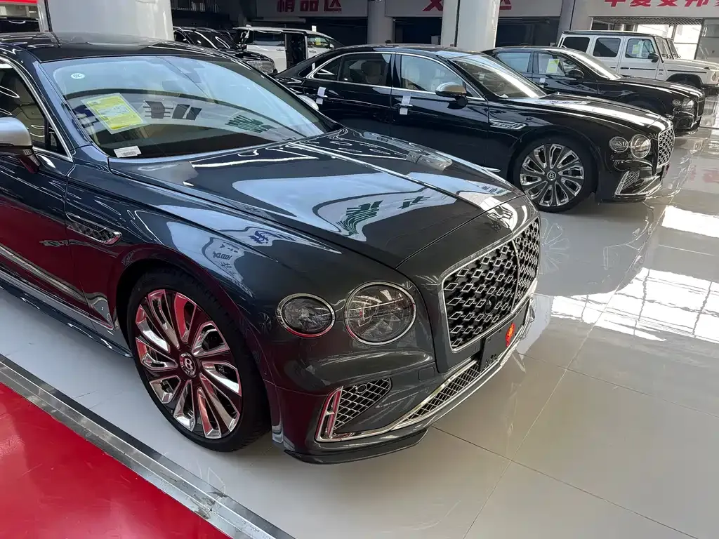 Bentley Flying Spur — фото 6
