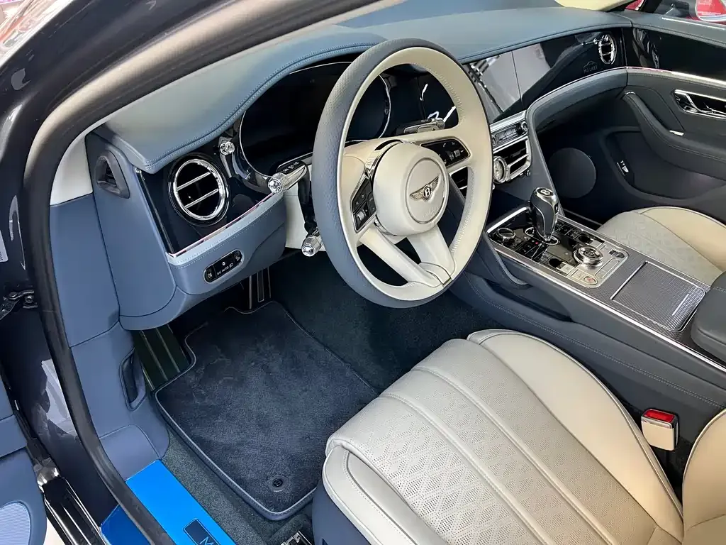 Bentley Flying Spur — фото 4