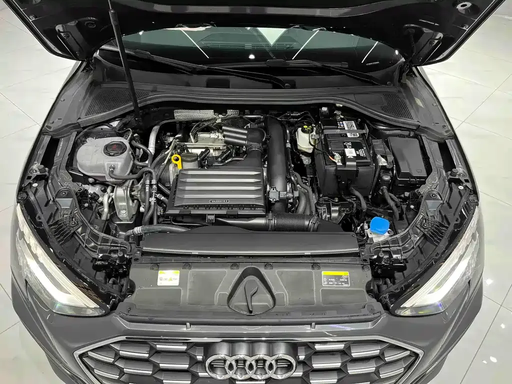 Audi A3 2023 из CN, фото 5