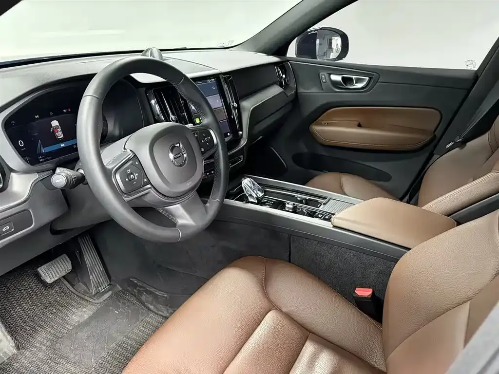 Volvo XC60 2024 из CN, фото 5