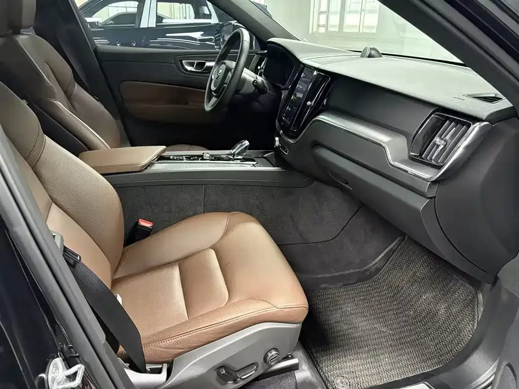 Volvo XC60 2024 из CN, фото 10
