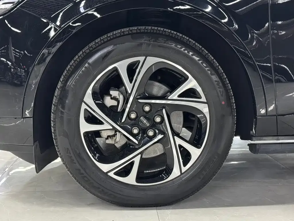 Lincoln Nautilus 2025 из CN, фото 3