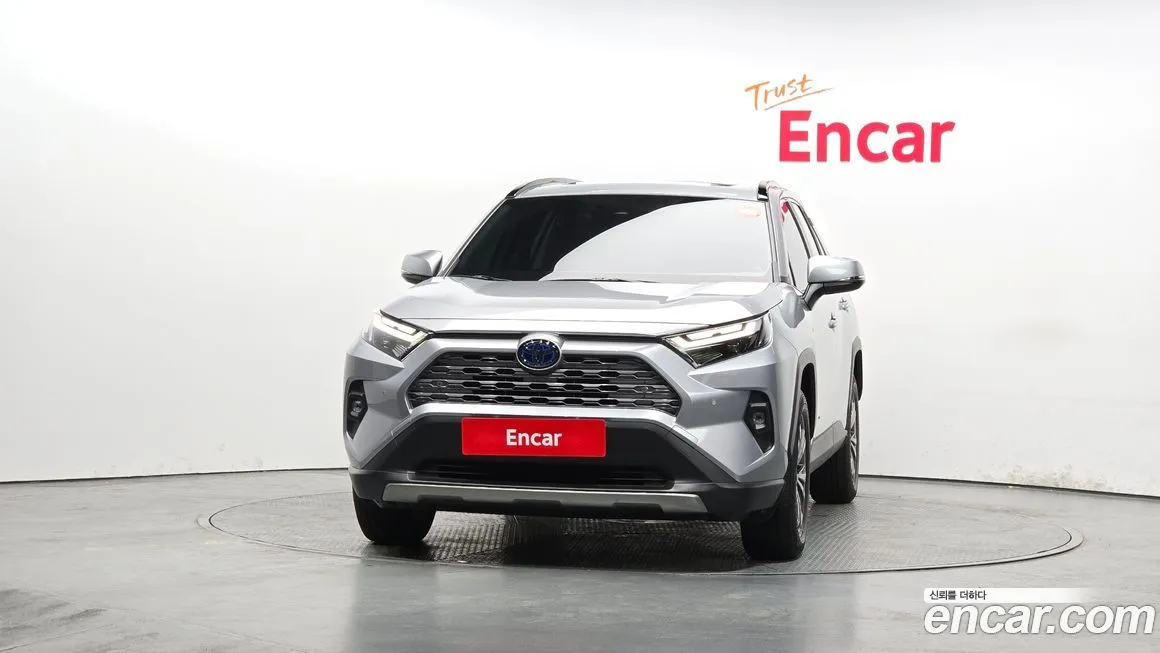 Toyota RAV4 — фото 5