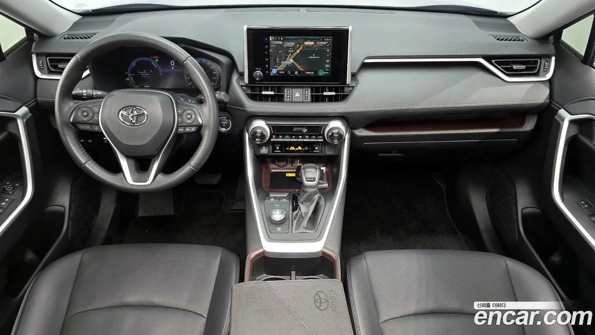 Toyota RAV4 — фото 10
