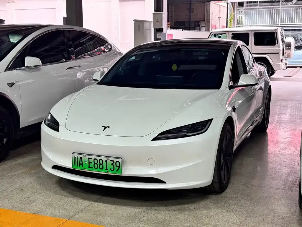 Tesla Model 3 — фото 1