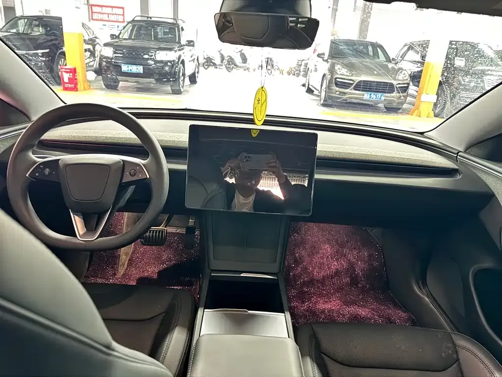 Tesla Model 3 — фото 3