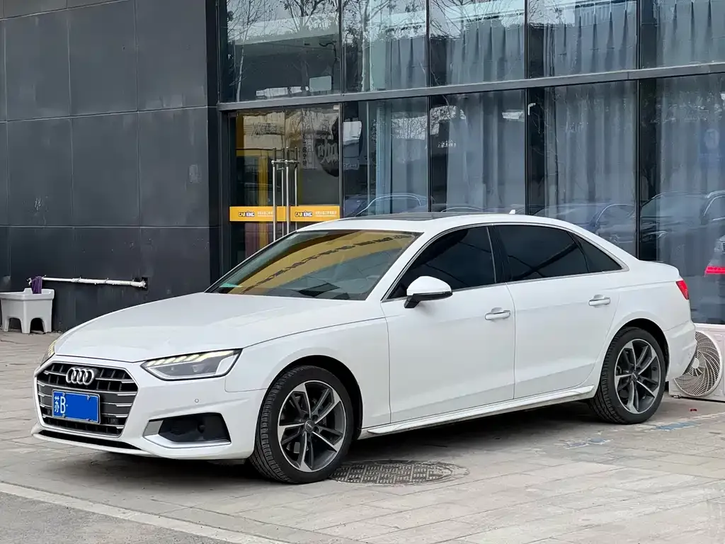 Audi A4L 2021 из CN, фото 1