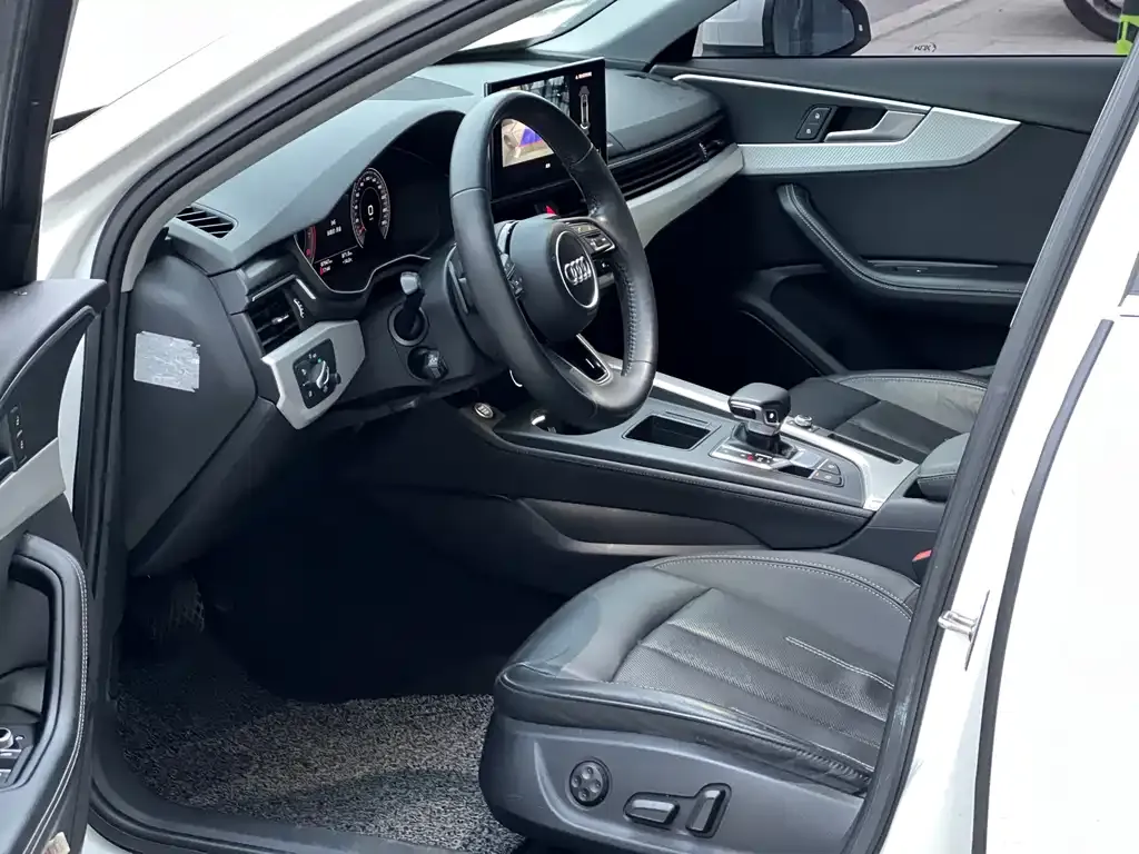 Audi A4L 2021 из CN, фото 9