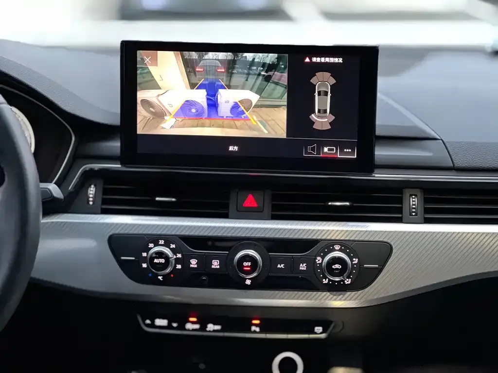 Audi A4L 2021 из CN, фото 4