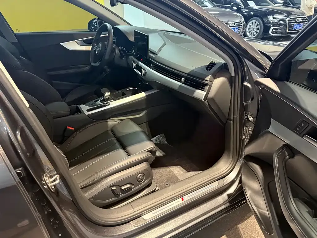 Audi A4L 2024 из CN, фото 3