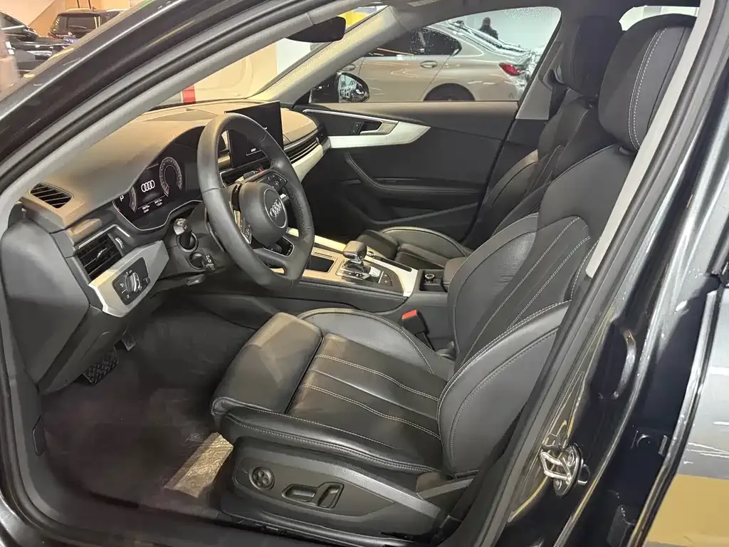 Audi A4L 2024 из CN, фото 6
