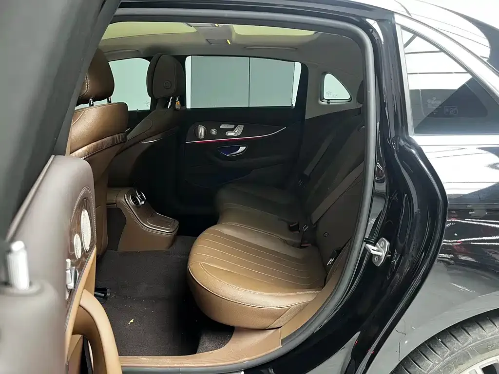 Mercedes-Benz E-Class 2022 из CN, фото 6