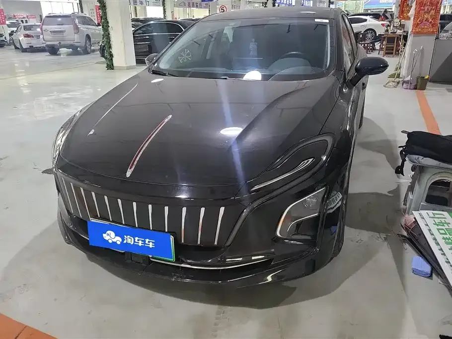Hongqi E-QM5 — фото 1