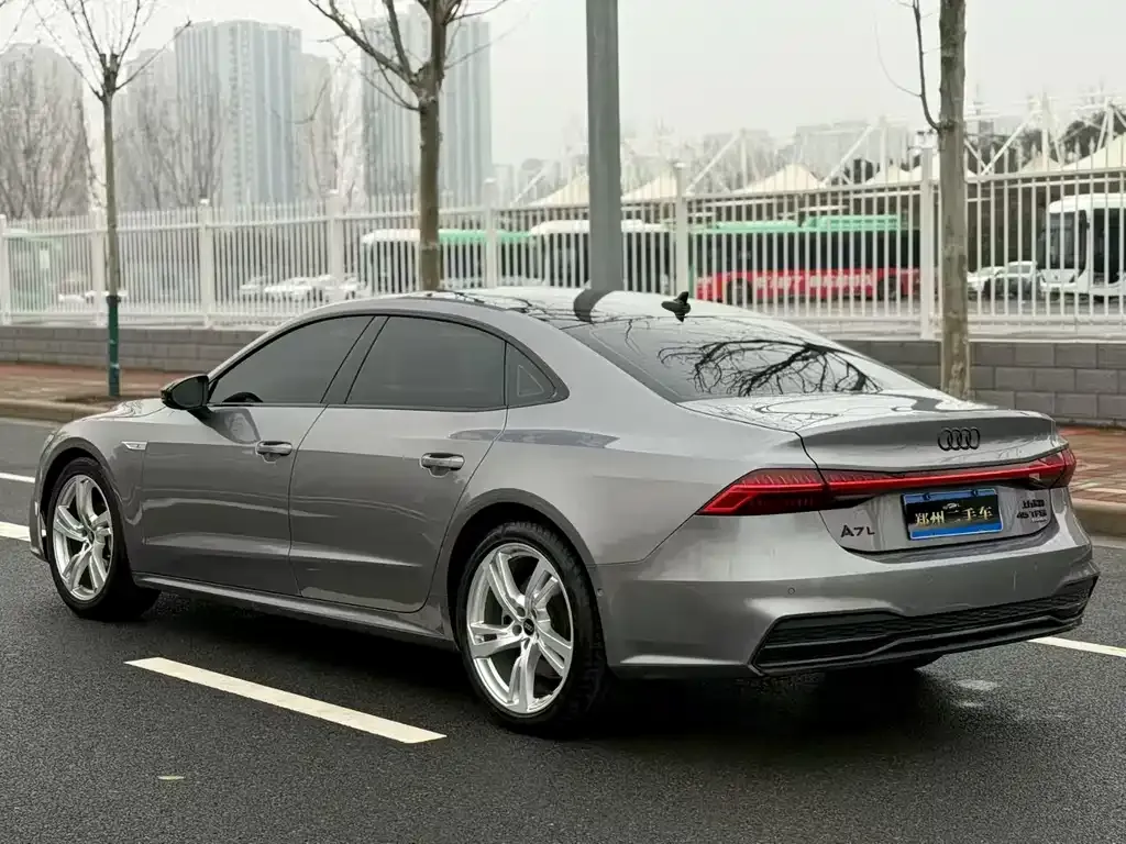 Audi A7L 2023 из CN, фото 9