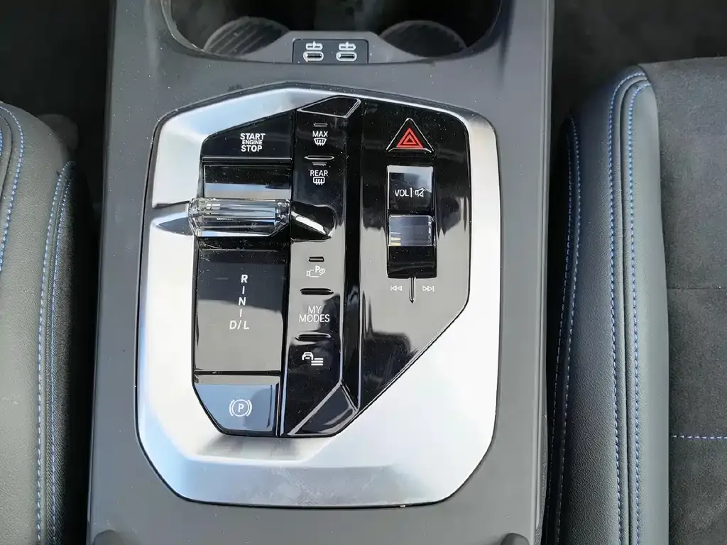 BMW 2 Series 2025 из CN, фото 3