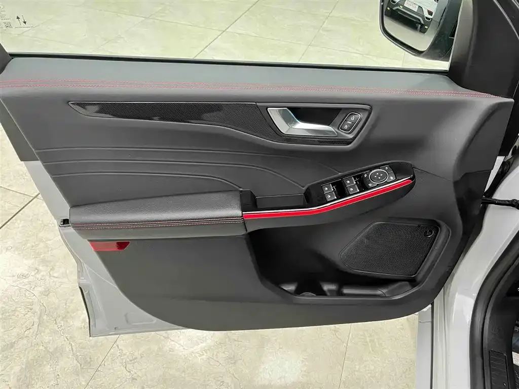 Ford Escape 2023 из CN, фото 10