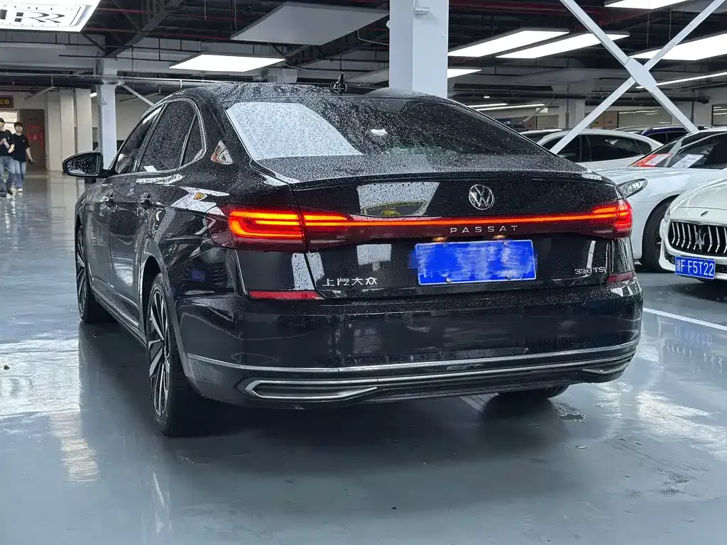 Volkswagen Passat — фото 4