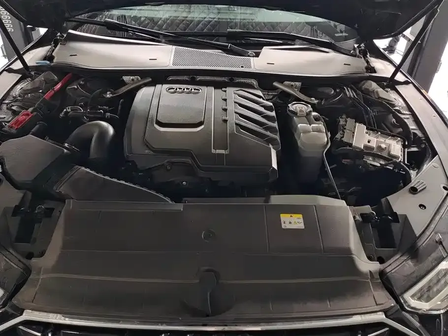 Audi A7L 2024 из CN, фото 9