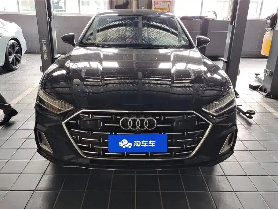 Audi A7L 2024 из CN, фото 8