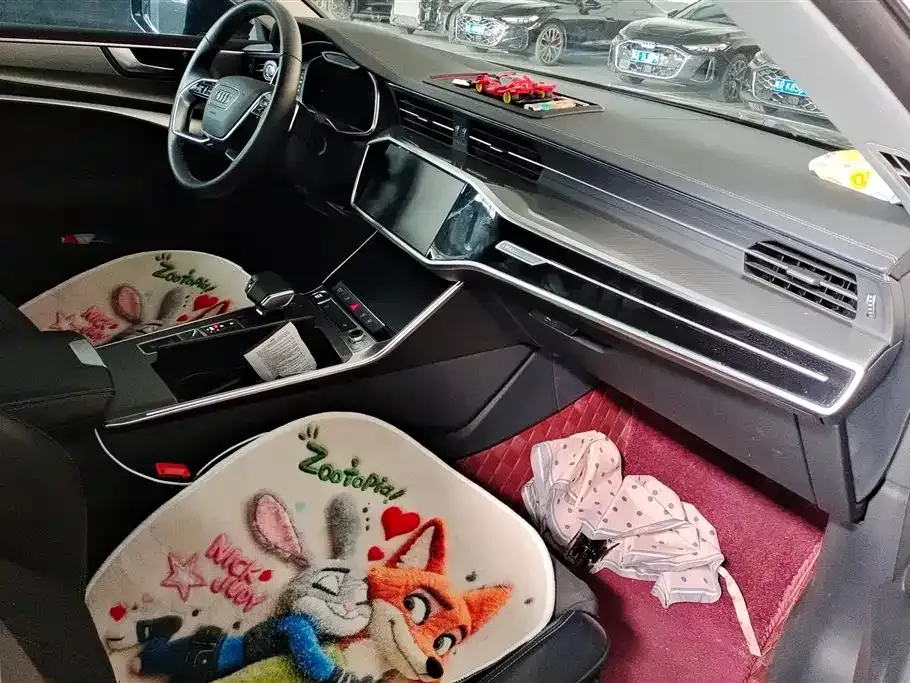 Audi A7L 2024 из CN, фото 4