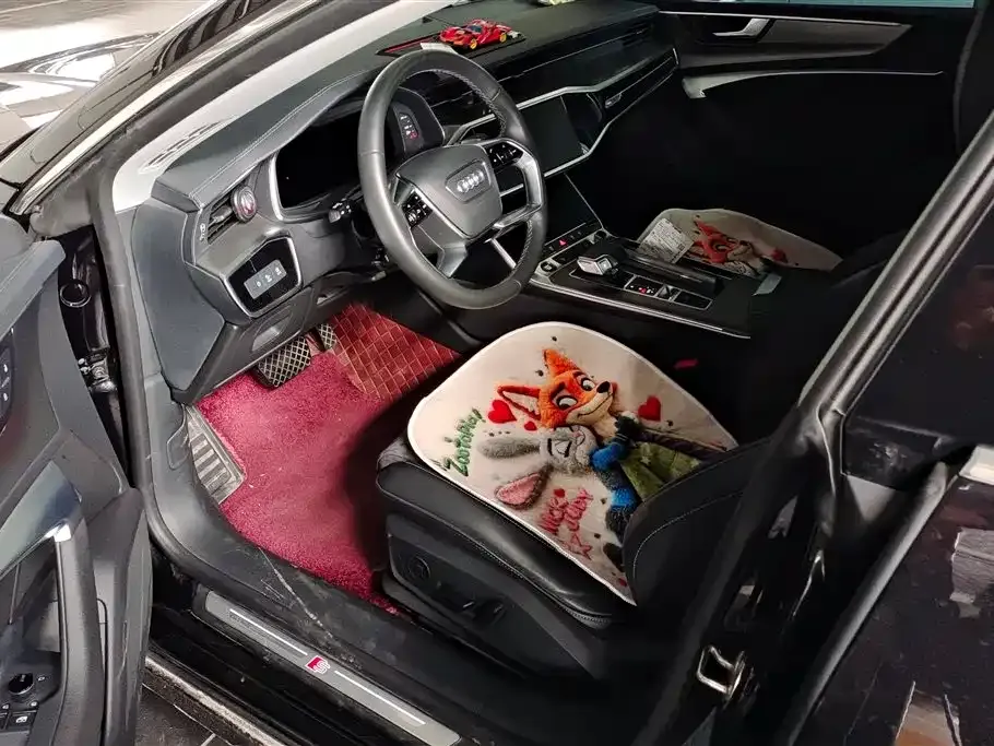 Audi A7L 2024 из CN, фото 7