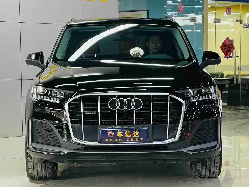 Audi Q7 2023 из CN, фото 3