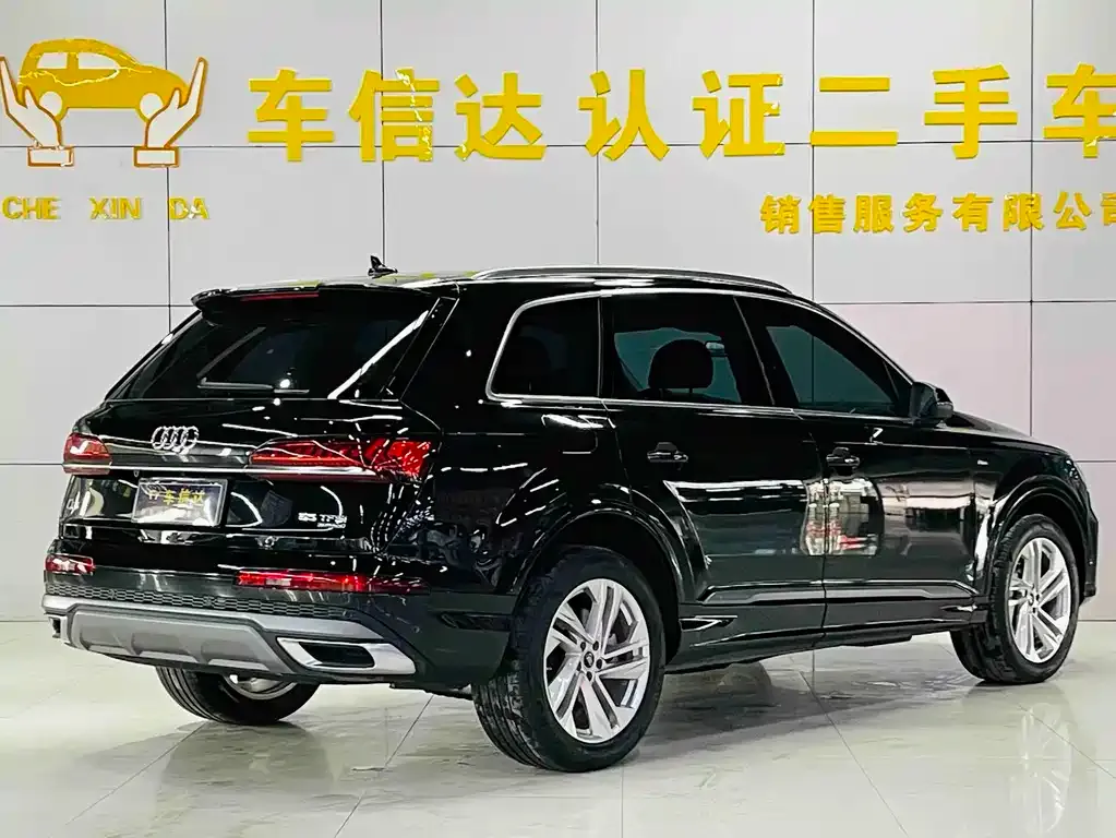 Audi Q7 2023 из CN, фото 5