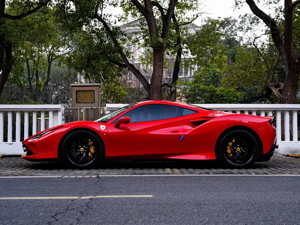 Ferrari F8 — фото 8