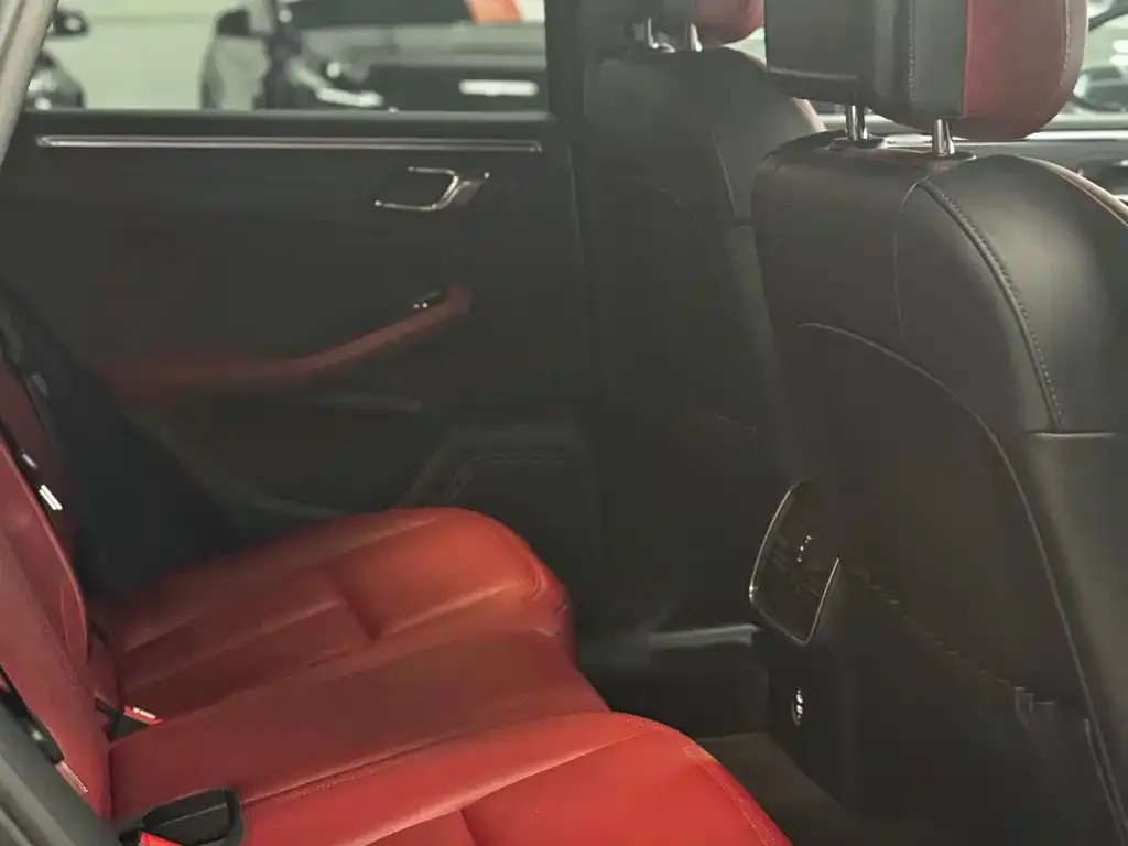 Porsche Macan 2023 из CN, фото 5