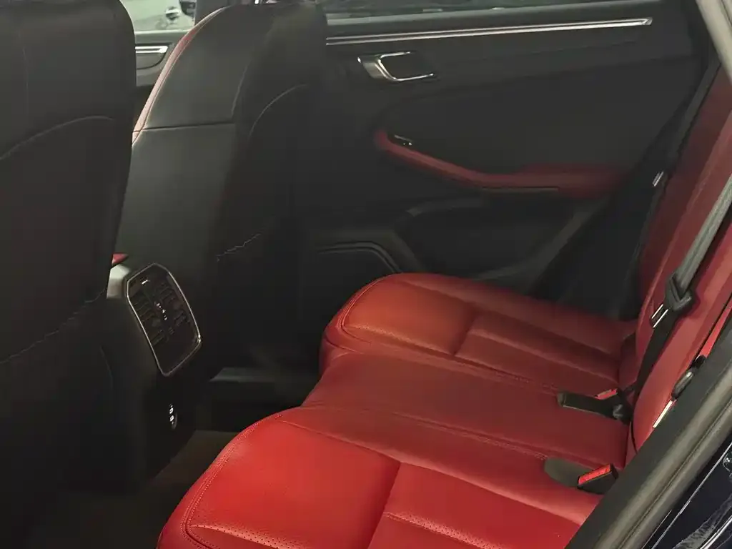Porsche Macan 2023 из CN, фото 4