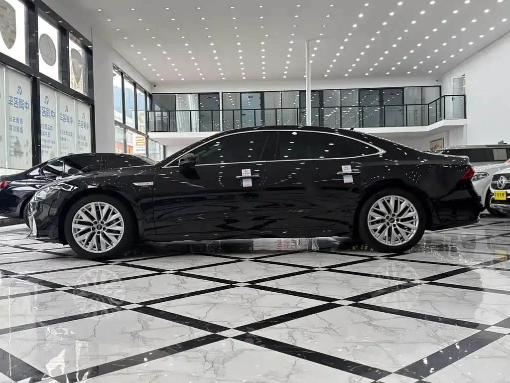 Audi A7L — фото 10