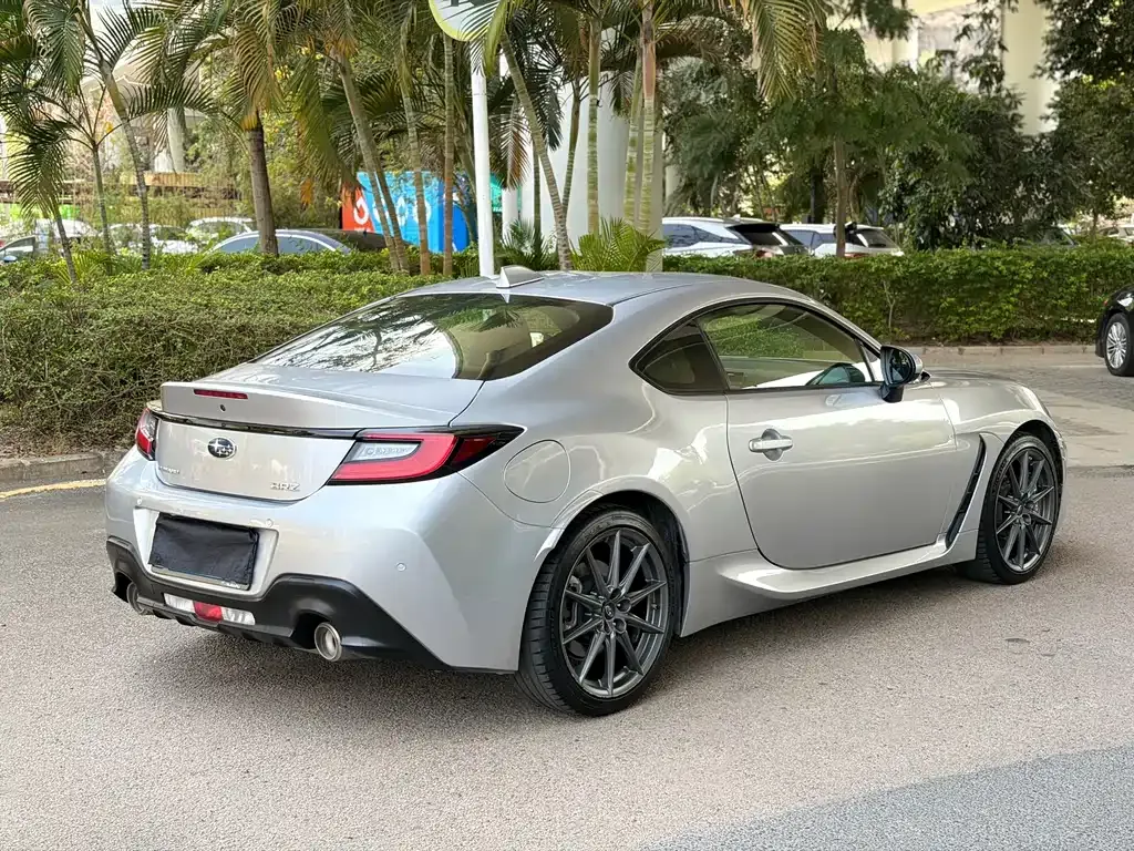 Subaru BRZ 2023 из CN, фото 10