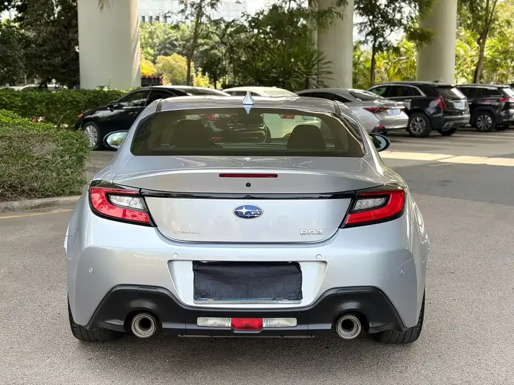 Subaru BRZ 2023 из CN, фото 4