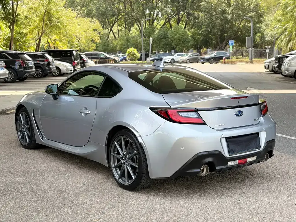 Subaru BRZ 2023 из CN, фото 8