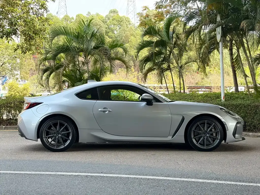 Subaru BRZ 2023 из CN, фото 6