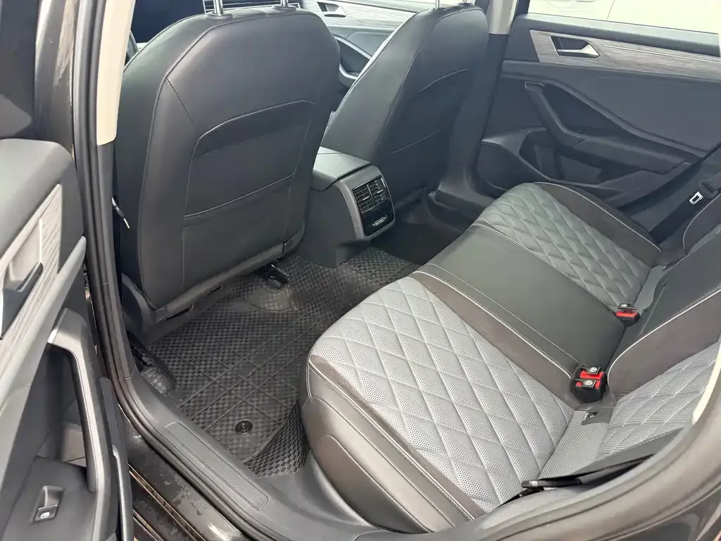 Volkswagen Sagitar 2023 из CN, фото 2