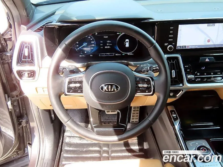 Kia Sorento — фото 8