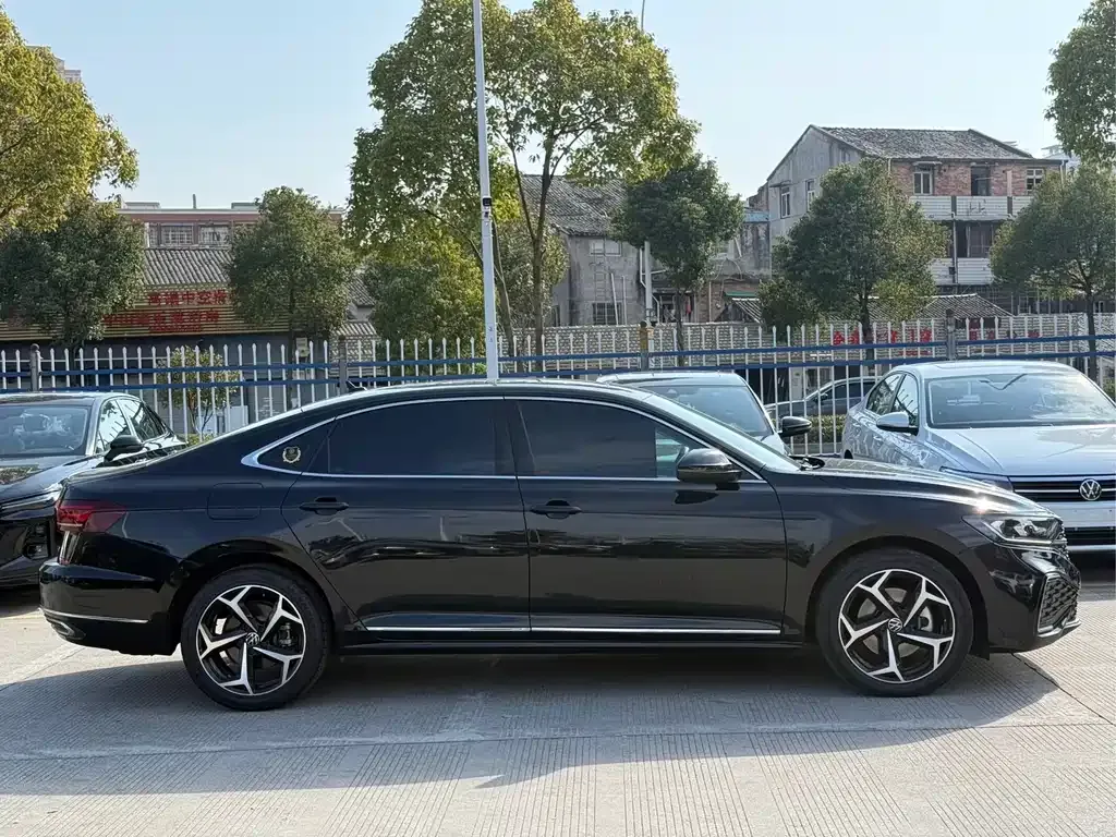 Volkswagen Passat 2024 из CN, фото 10