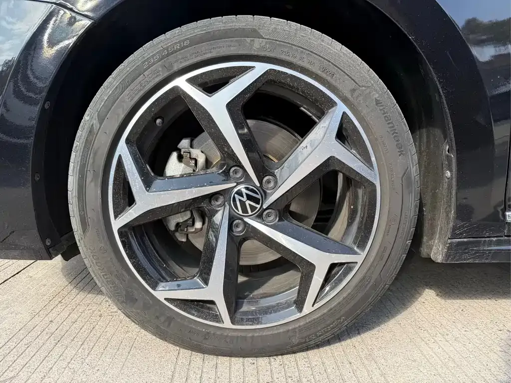 Volkswagen Passat 2024 из CN, фото 4