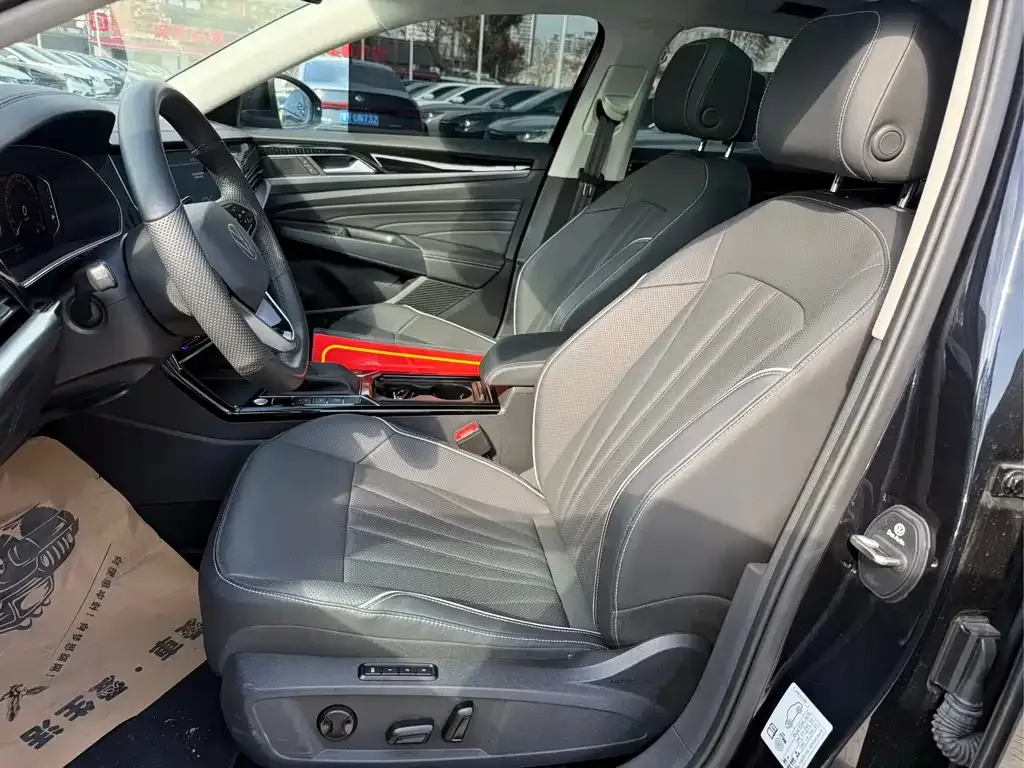 Volkswagen Passat 2024 из CN, фото 2
