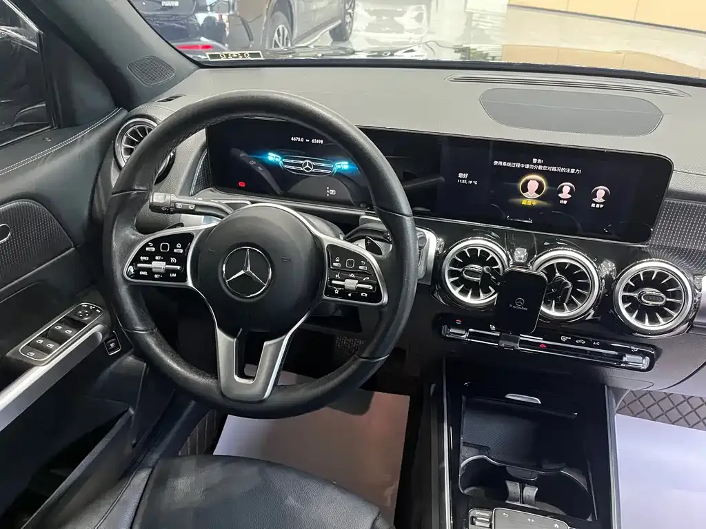 Mercedes-Benz GLB — фото 10