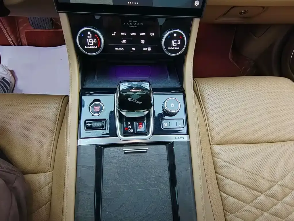 Jaguar XFL 2022 из CN, фото 10