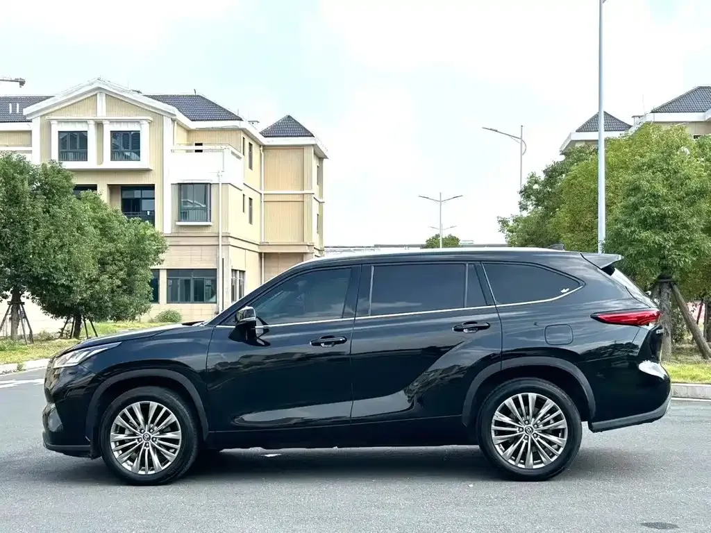 Toyota Highlander — фото 5