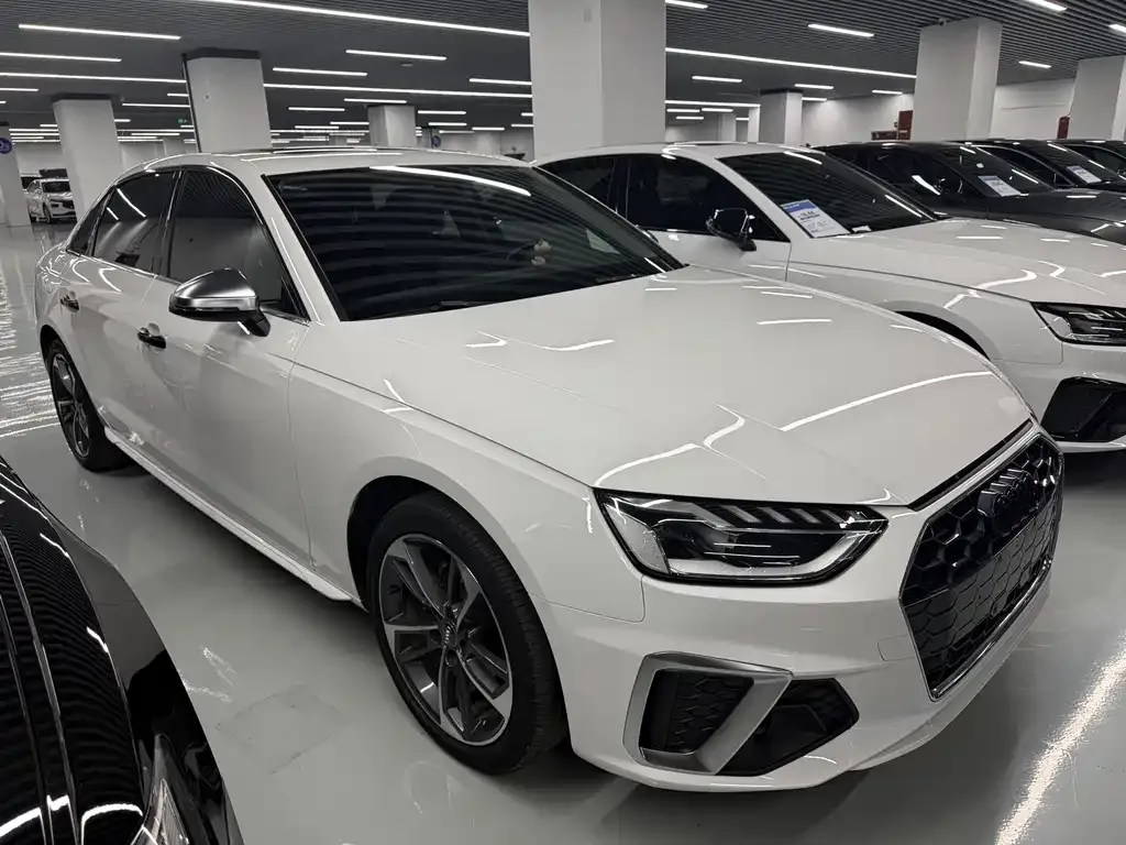 Audi A4L 2021 из CN, фото 10