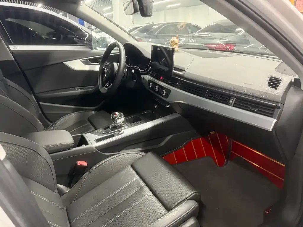 Audi A4L 2021 из CN, фото 7
