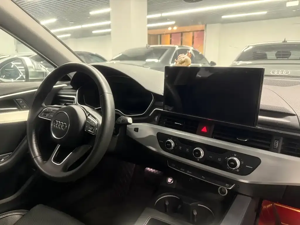 Audi A4L 2021 из CN, фото 5