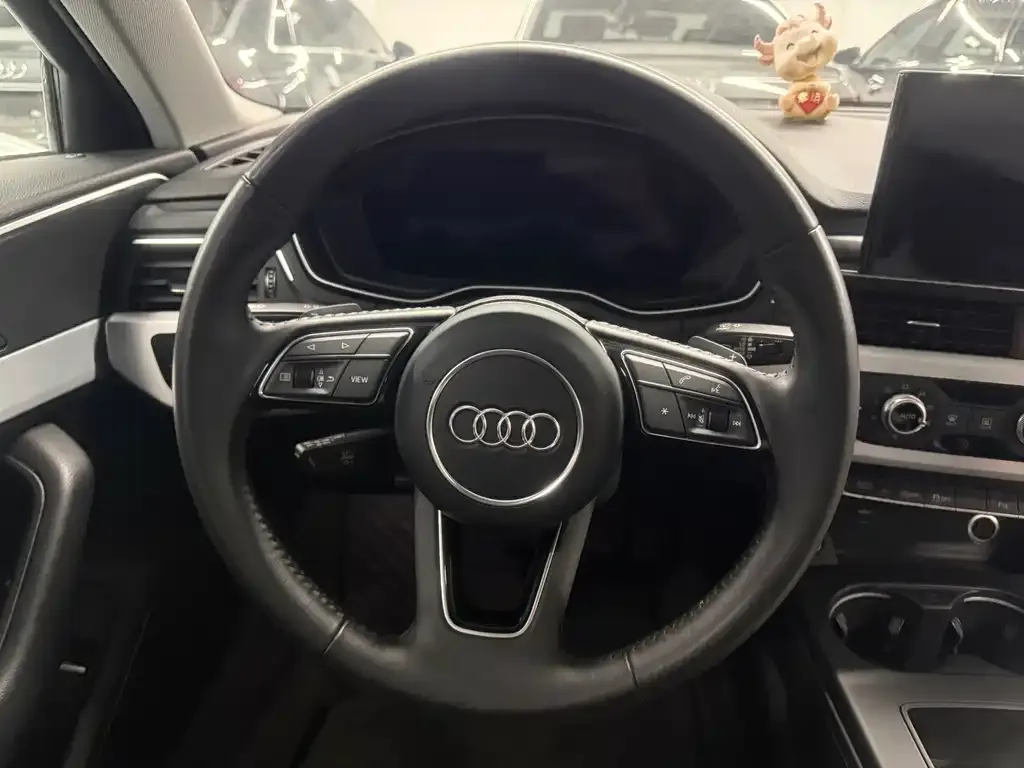 Audi A4L 2021 из CN, фото 6