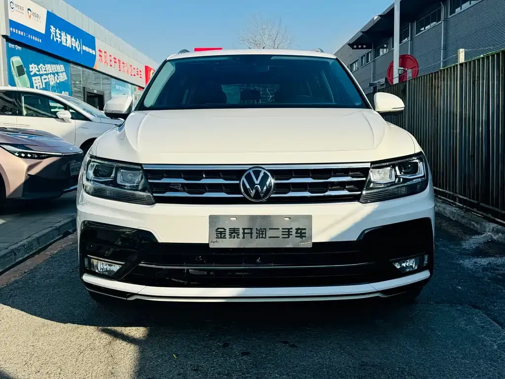 Volkswagen Tiguan L — фото 4